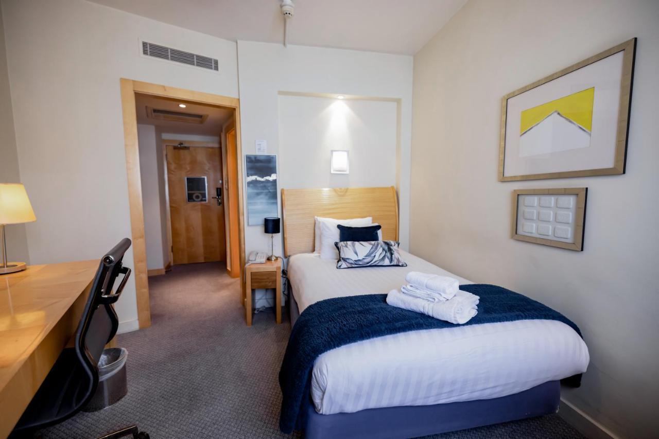 Best Western London Heathrow Ariel Hotel Hillingdon Extérieur photo